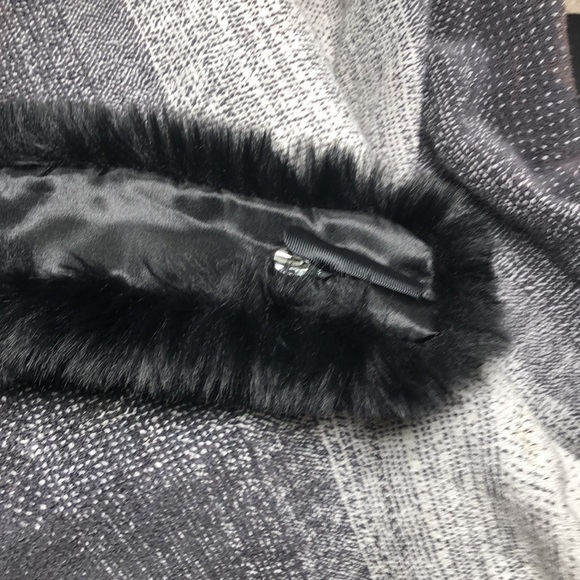 Women’s faux fur Newsboy cabbie cap/gloves - Picture 7 of 9